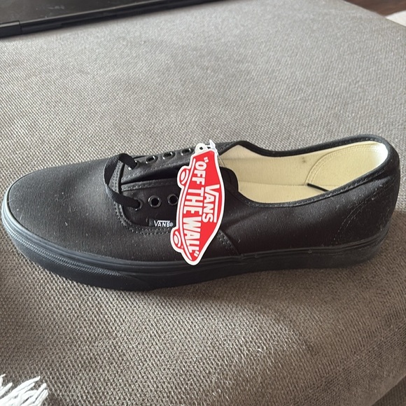 Vans authentic black shoes - new - Picture 2 of 3